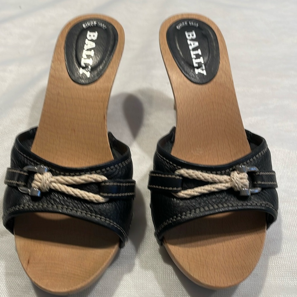 Bally clogs